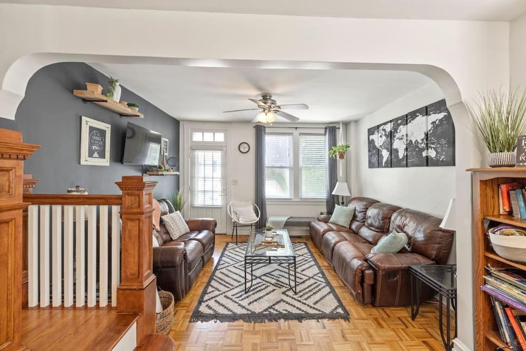 Rare City Home W/ Backyard Fire-Pit & Hottub แลงคาสเตอร์ ภายนอก รูปภาพ